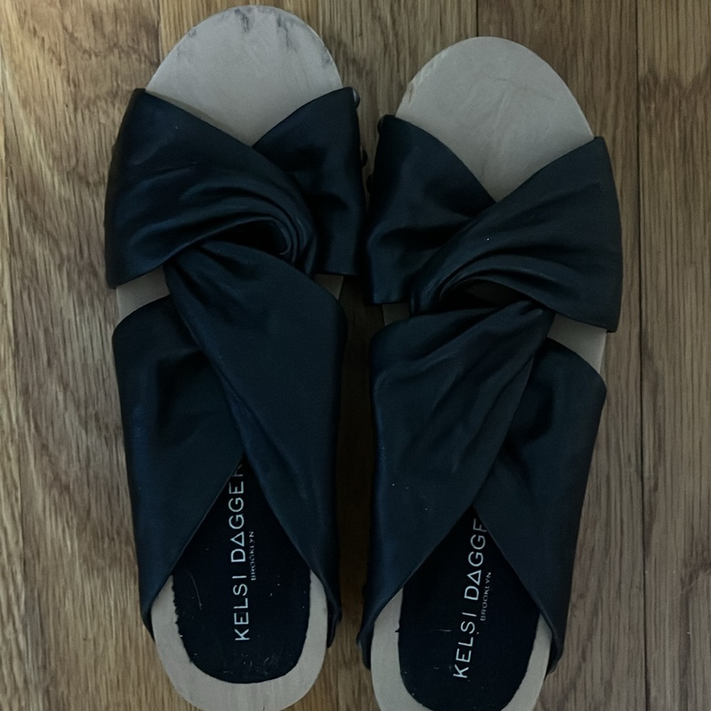 Kelsi Dagger black clogs